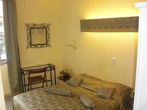 Hotel Neptune Кан Екстериор снимка